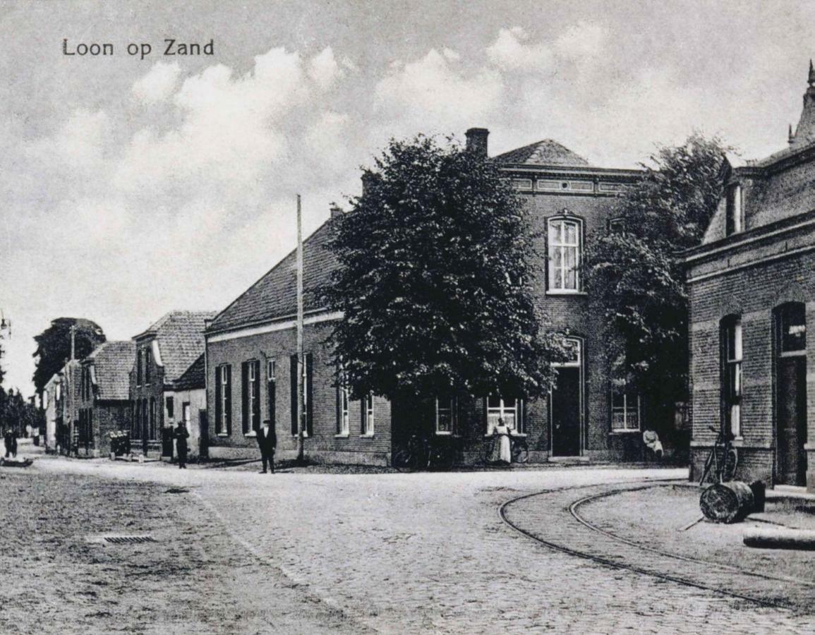 Familie- En Groepsverblijf Het Voorhuis Loon op Zand エクステリア 写真